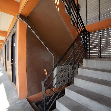 Oyo 560 Chang Hostel Suvarnabhumi バンコク都 エクステリア 写真