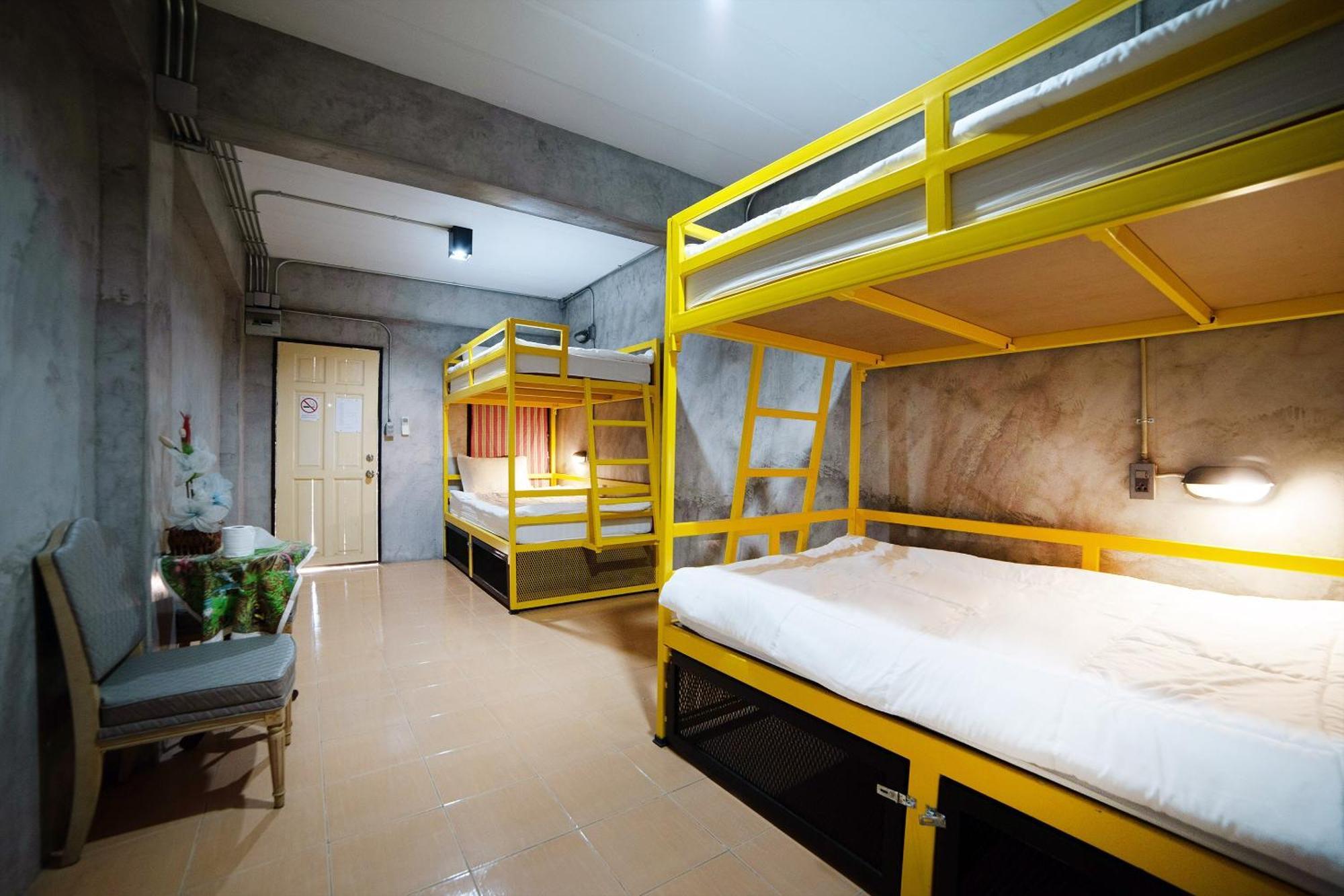 Oyo 560 Chang Hostel Suvarnabhumi バンコク都 エクステリア 写真