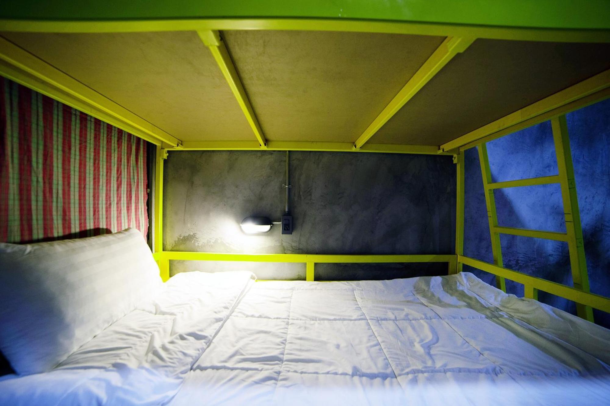 Oyo 560 Chang Hostel Suvarnabhumi バンコク都 エクステリア 写真