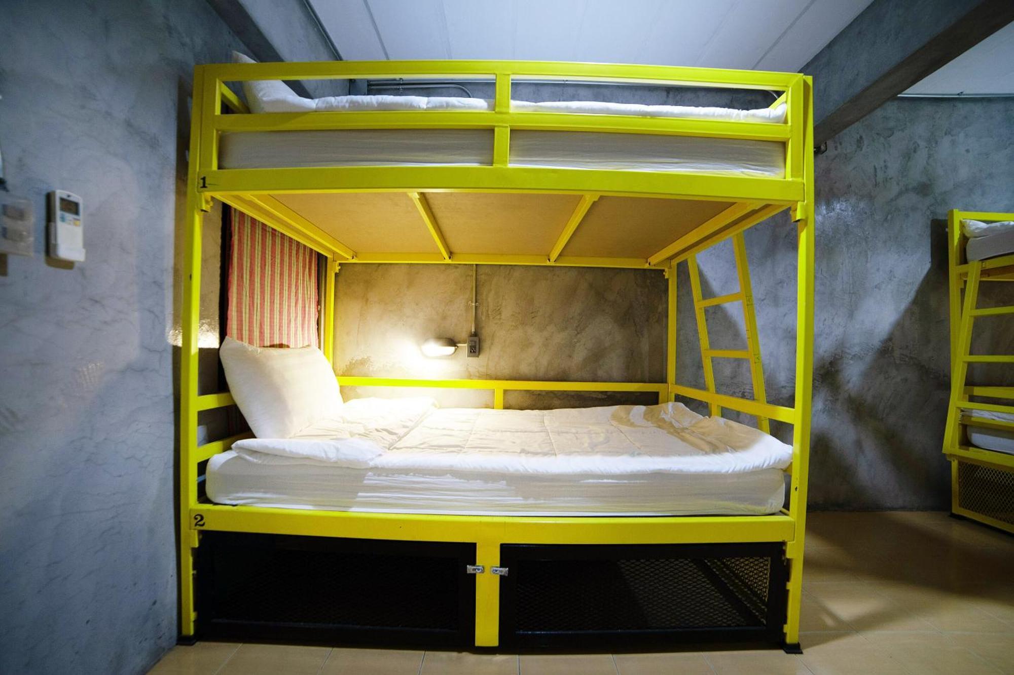 Oyo 560 Chang Hostel Suvarnabhumi バンコク都 エクステリア 写真