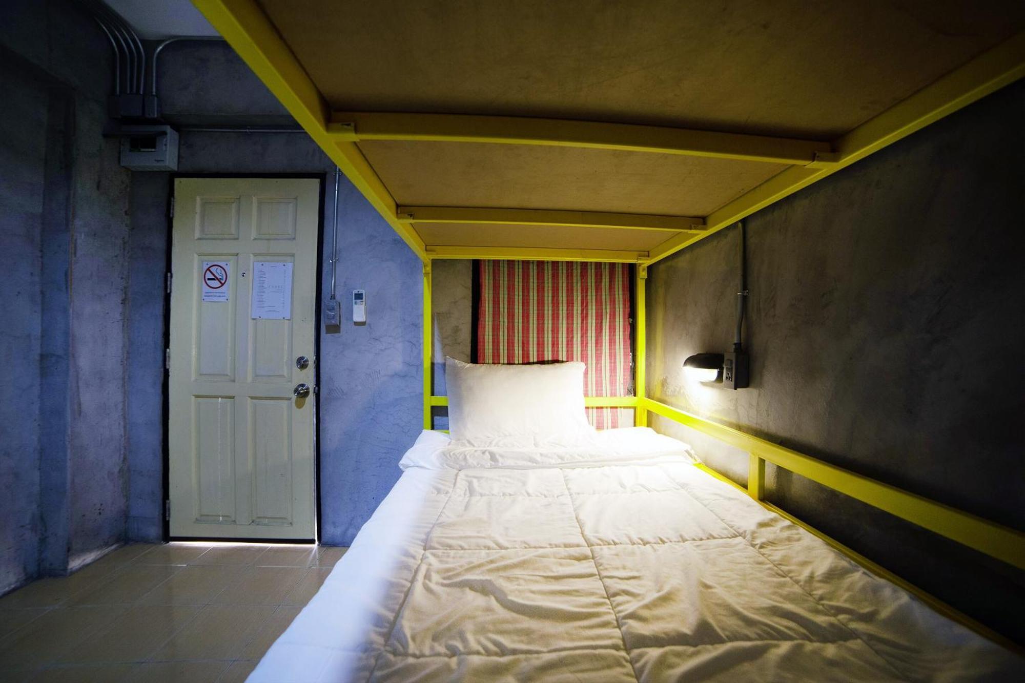 Oyo 560 Chang Hostel Suvarnabhumi バンコク都 エクステリア 写真