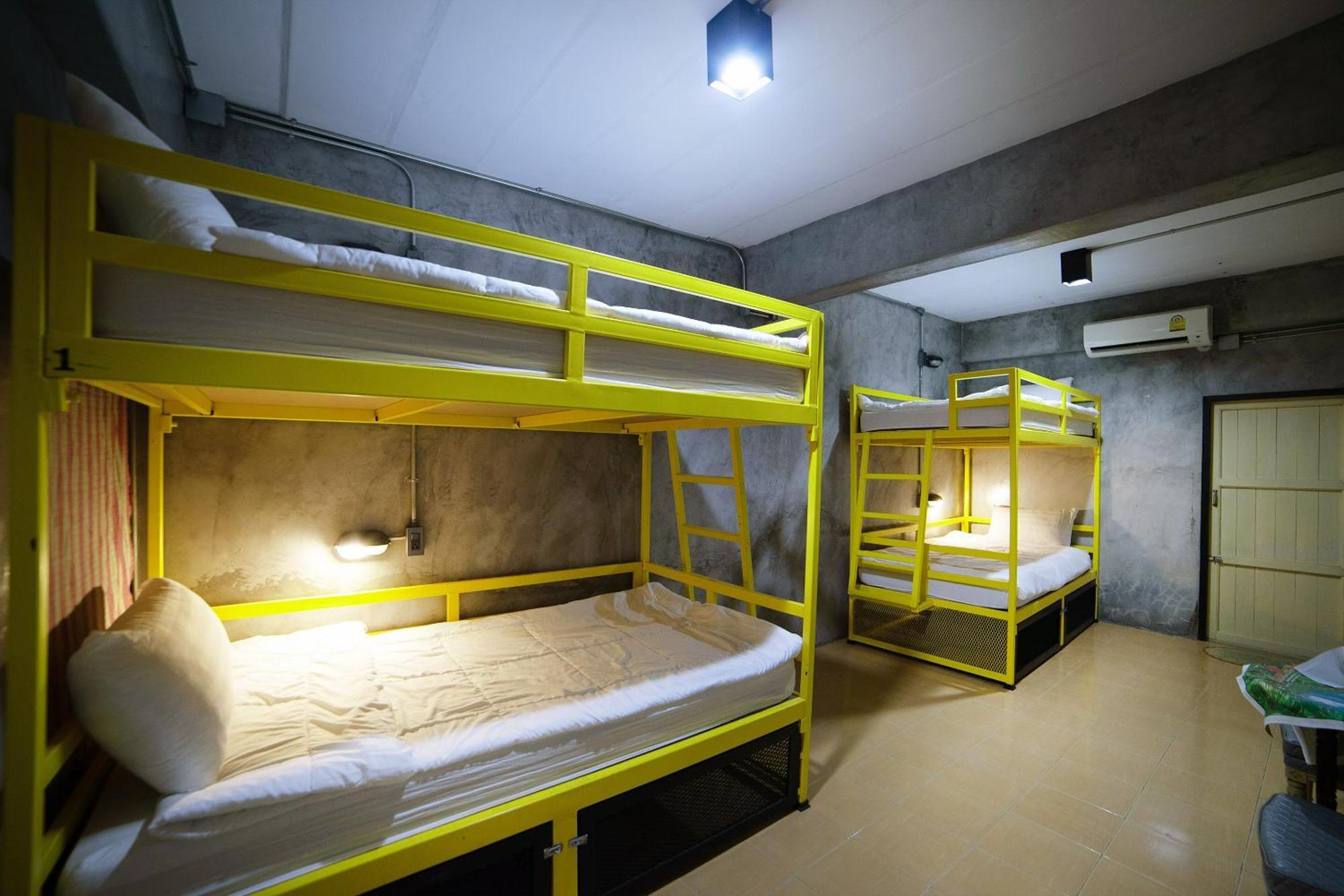 Oyo 560 Chang Hostel Suvarnabhumi バンコク都 エクステリア 写真