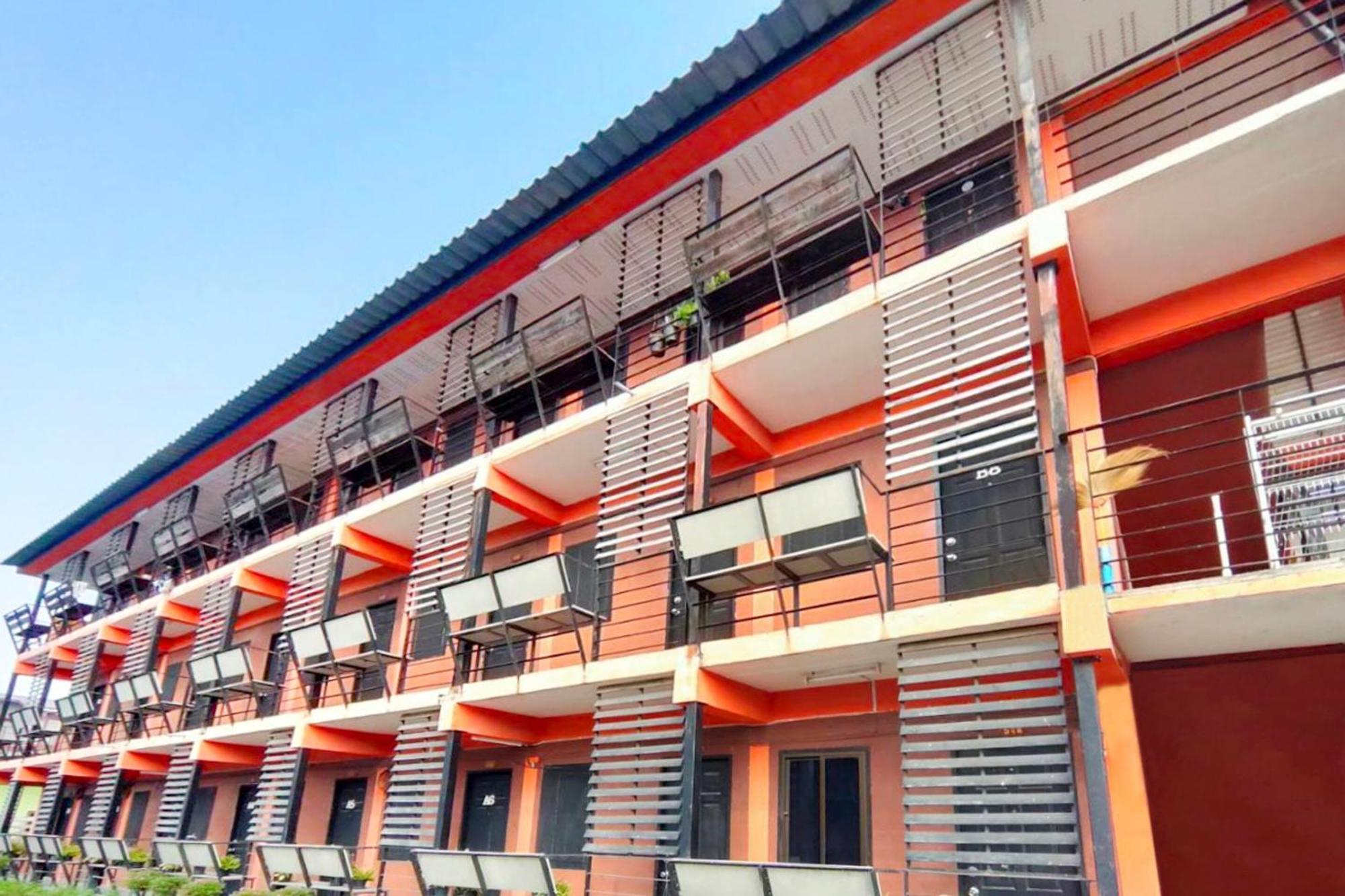 Oyo 560 Chang Hostel Suvarnabhumi バンコク都 エクステリア 写真