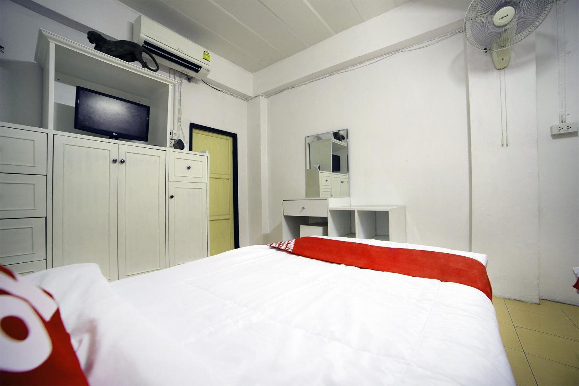 Oyo 560 Chang Hostel Suvarnabhumi バンコク都 エクステリア 写真